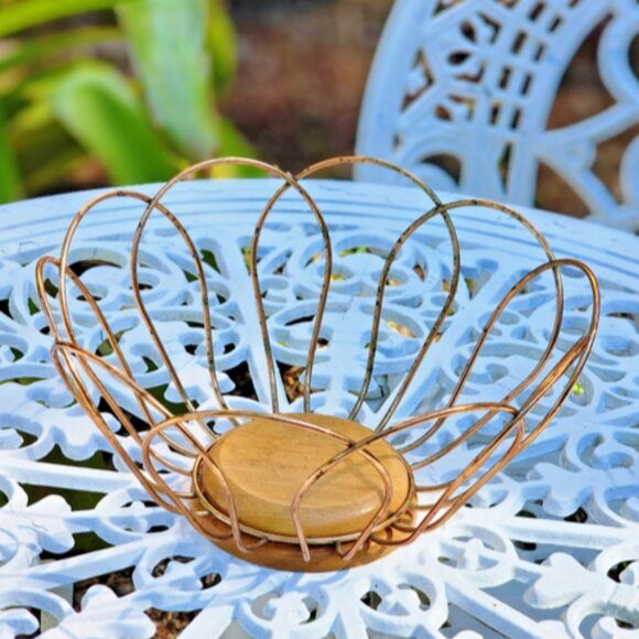 Vintage Copper Bread Wire Basket with Wooden Base 9”X5” - Picture 4 of 9